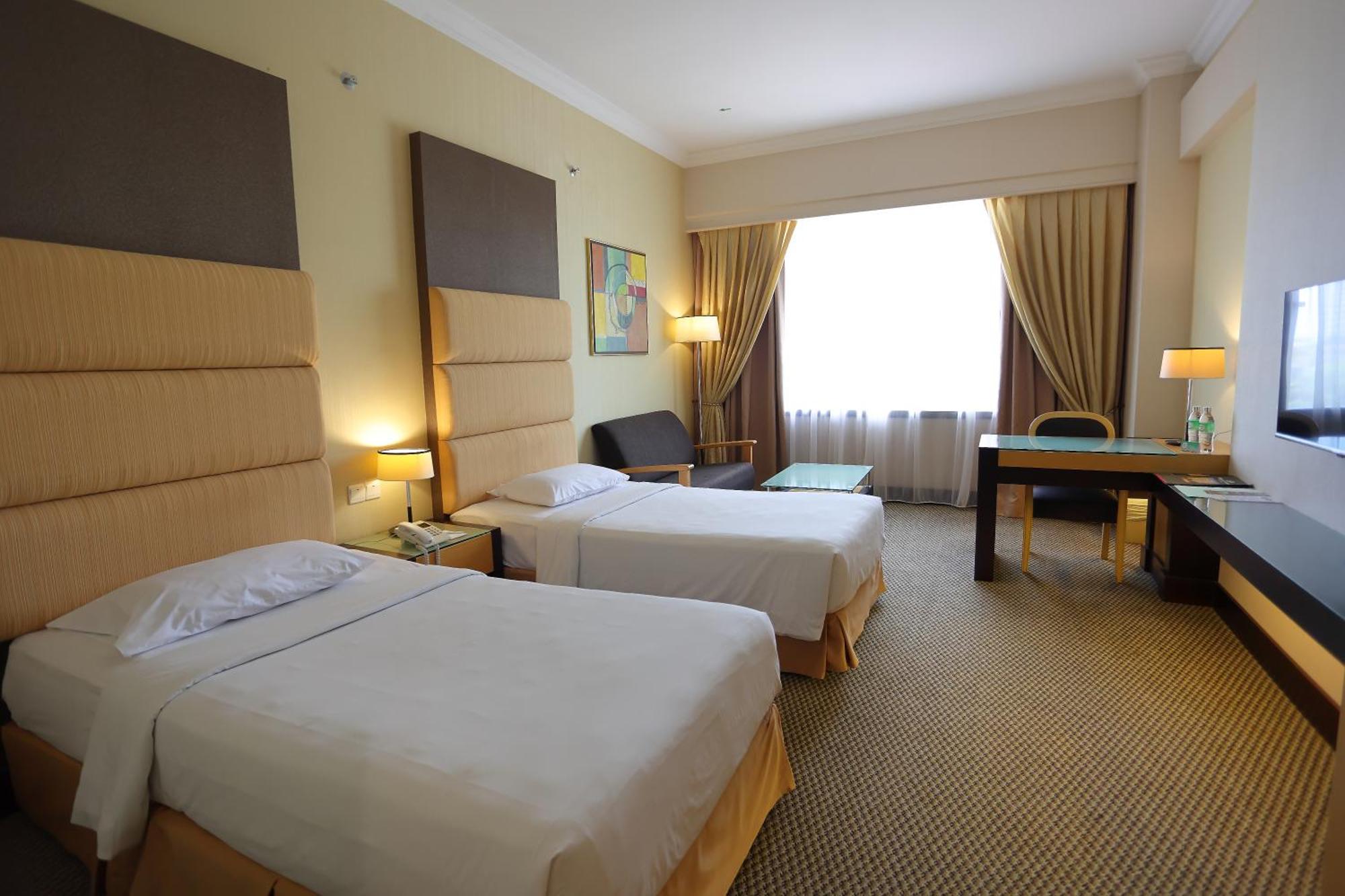 Dynasty Hotel Miri Exterior photo