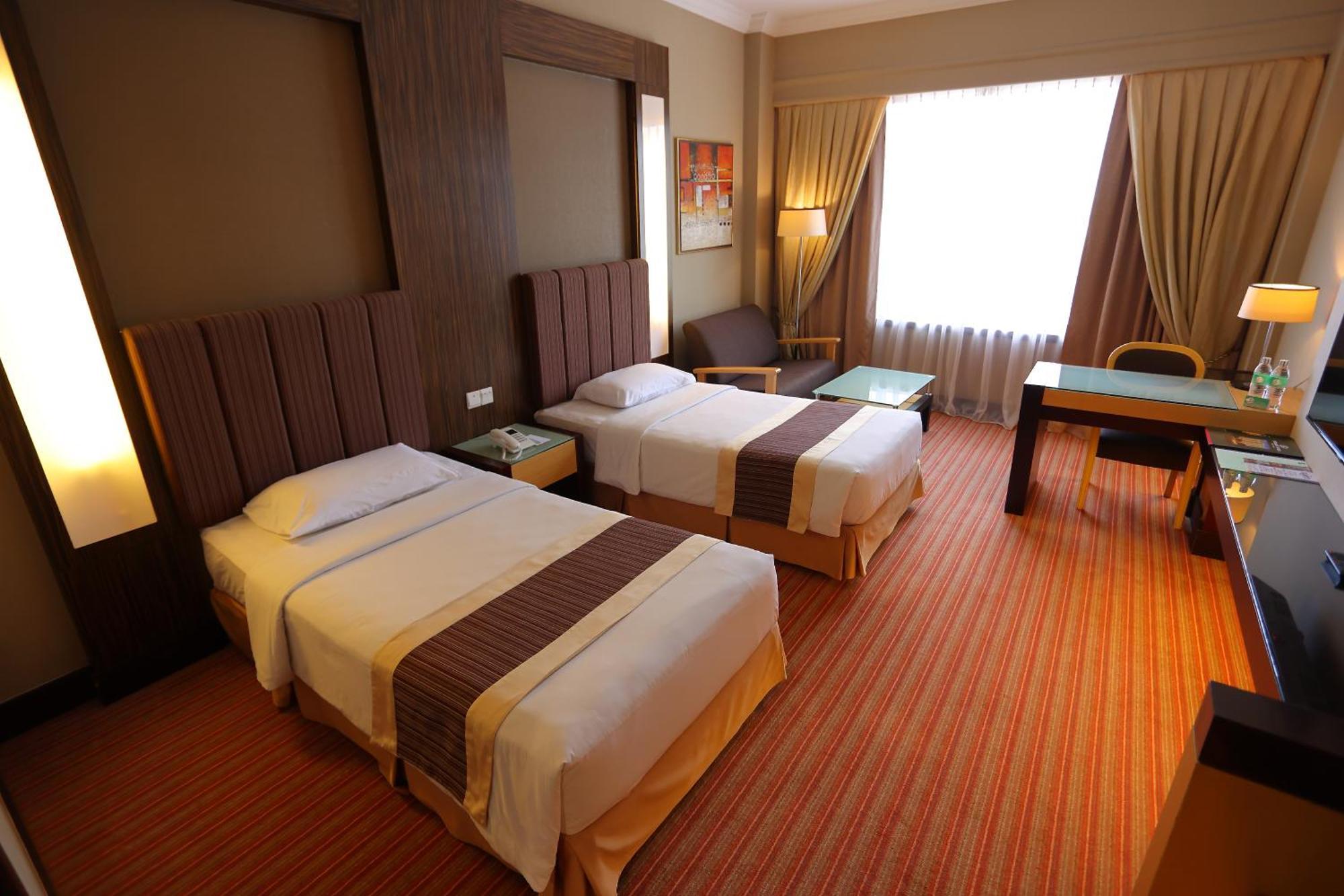 Dynasty Hotel Miri Exterior photo