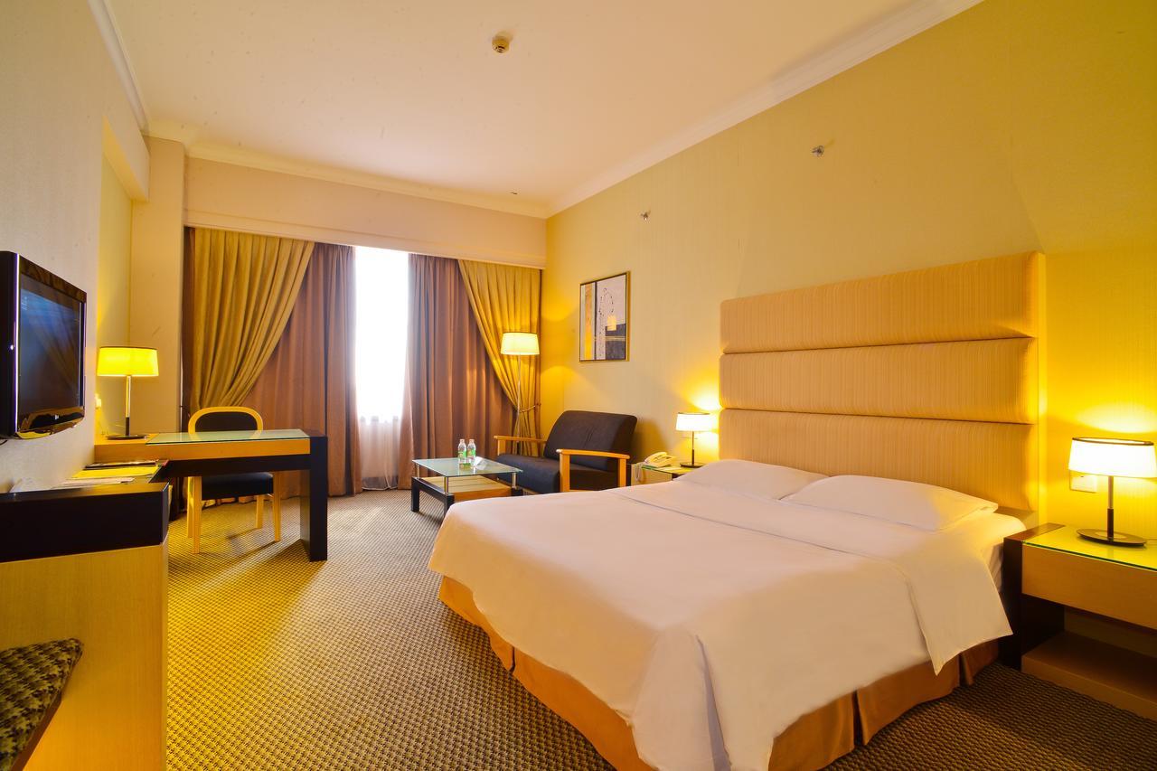Dynasty Hotel Miri Room photo